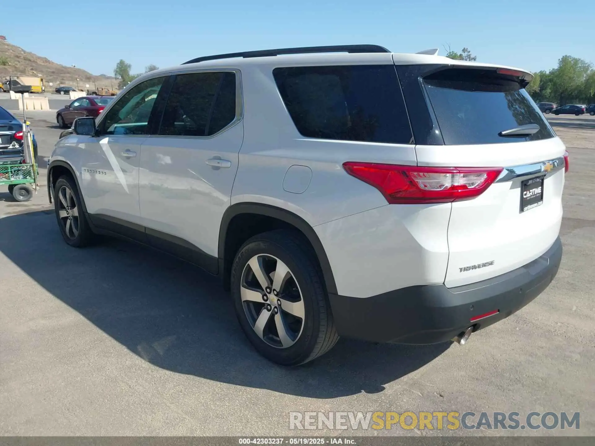 3 Photograph of a damaged car 1GNERHKW5KJ190023 CHEVROLET TRAVERSE 2019