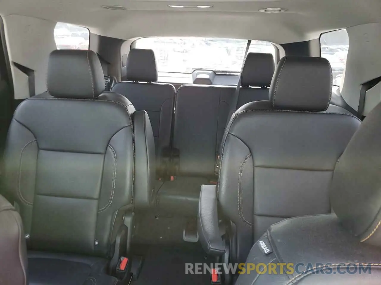 10 Photograph of a damaged car 1GNERHKW7KJ157685 CHEVROLET TRAVERSE 2019