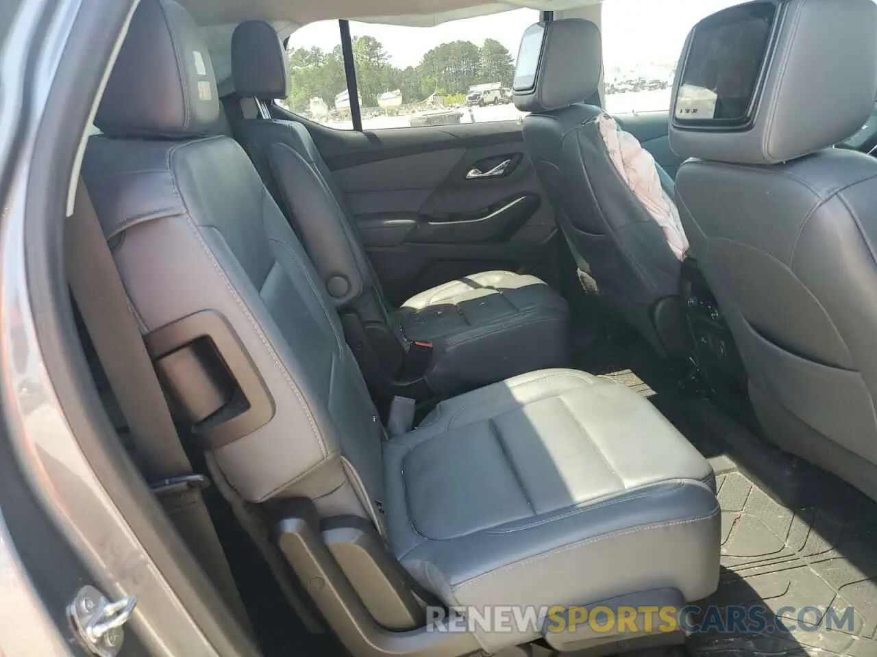 11 Photograph of a damaged car 1GNERHKW7KJ176298 CHEVROLET TRAVERSE 2019