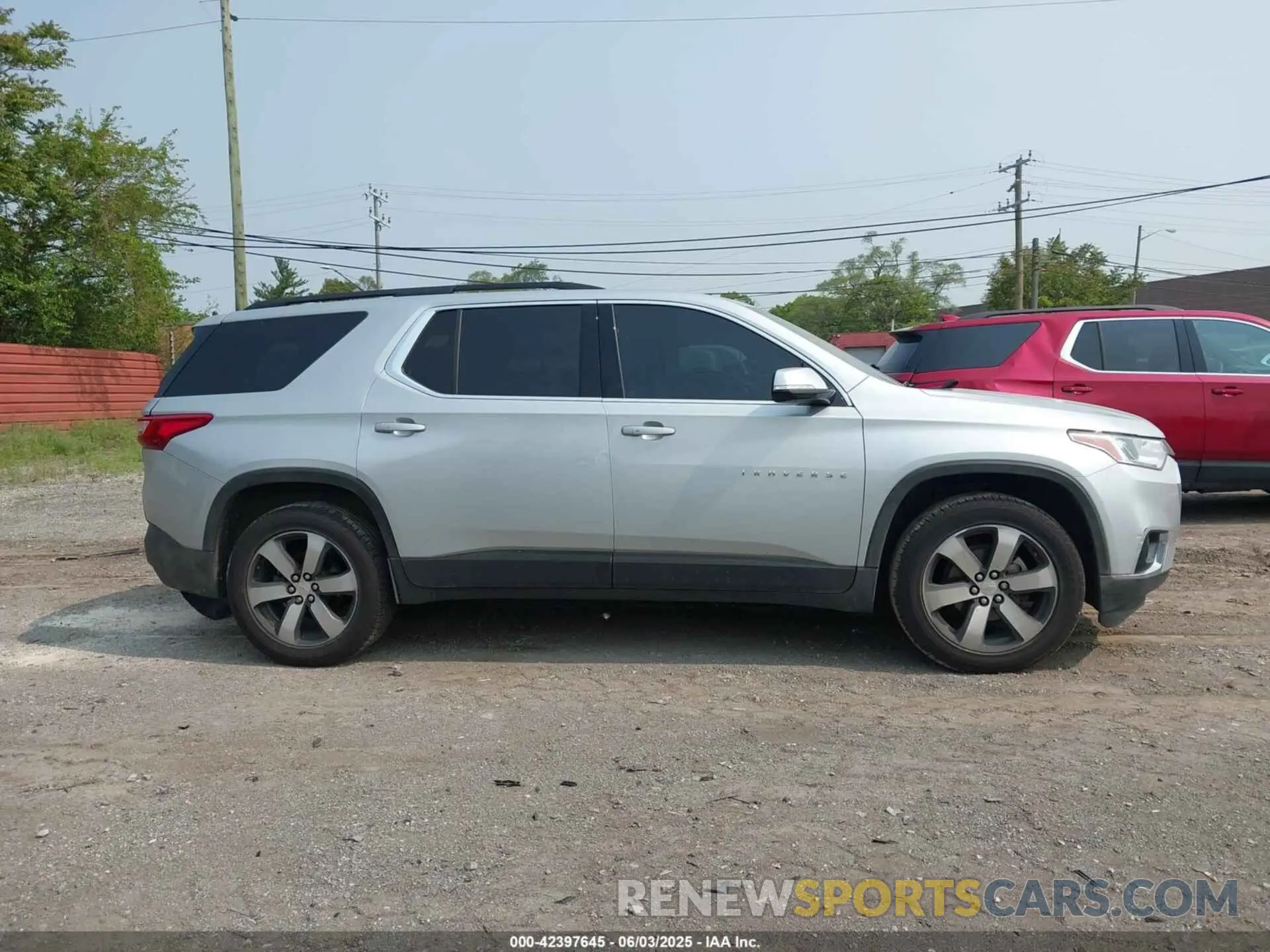 13 Photograph of a damaged car 1GNERHKW7KJ257026 CHEVROLET TRAVERSE 2019