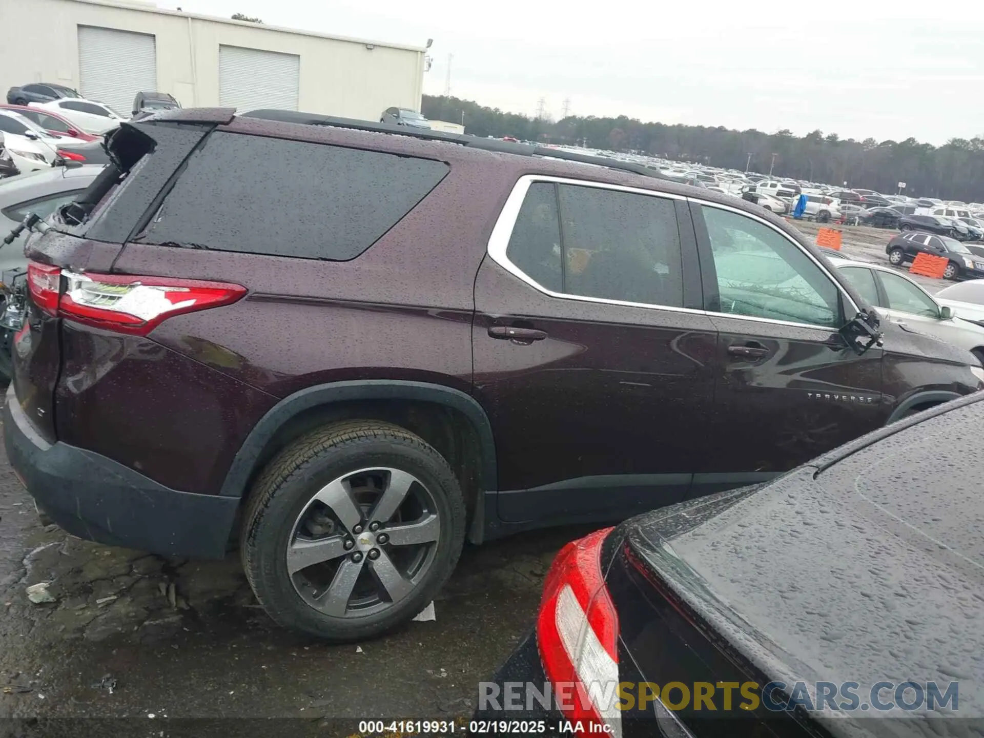 13 Photograph of a damaged car 1GNERHKW8KJ117969 CHEVROLET TRAVERSE 2019