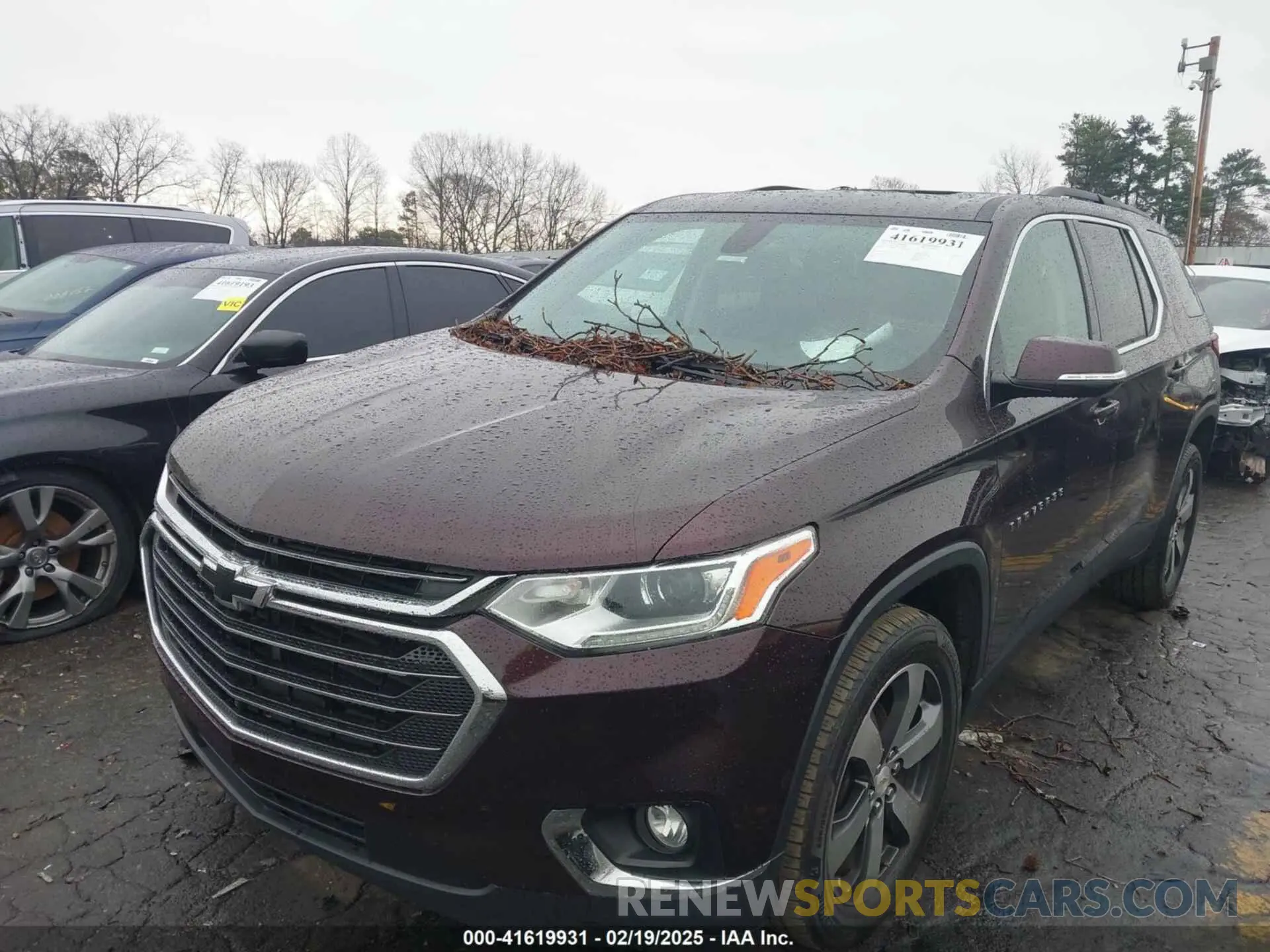 2 Photograph of a damaged car 1GNERHKW8KJ117969 CHEVROLET TRAVERSE 2019