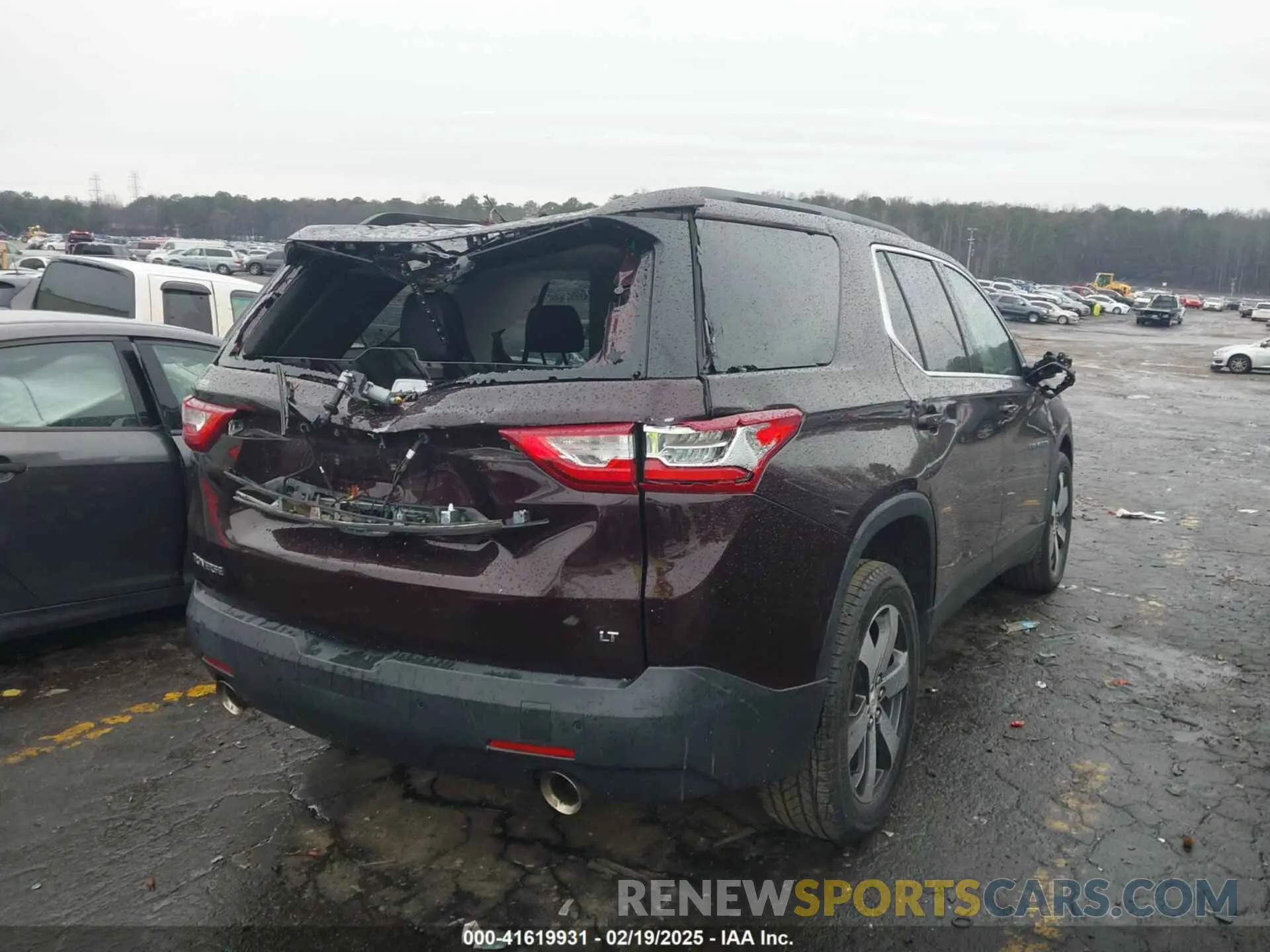 4 Photograph of a damaged car 1GNERHKW8KJ117969 CHEVROLET TRAVERSE 2019