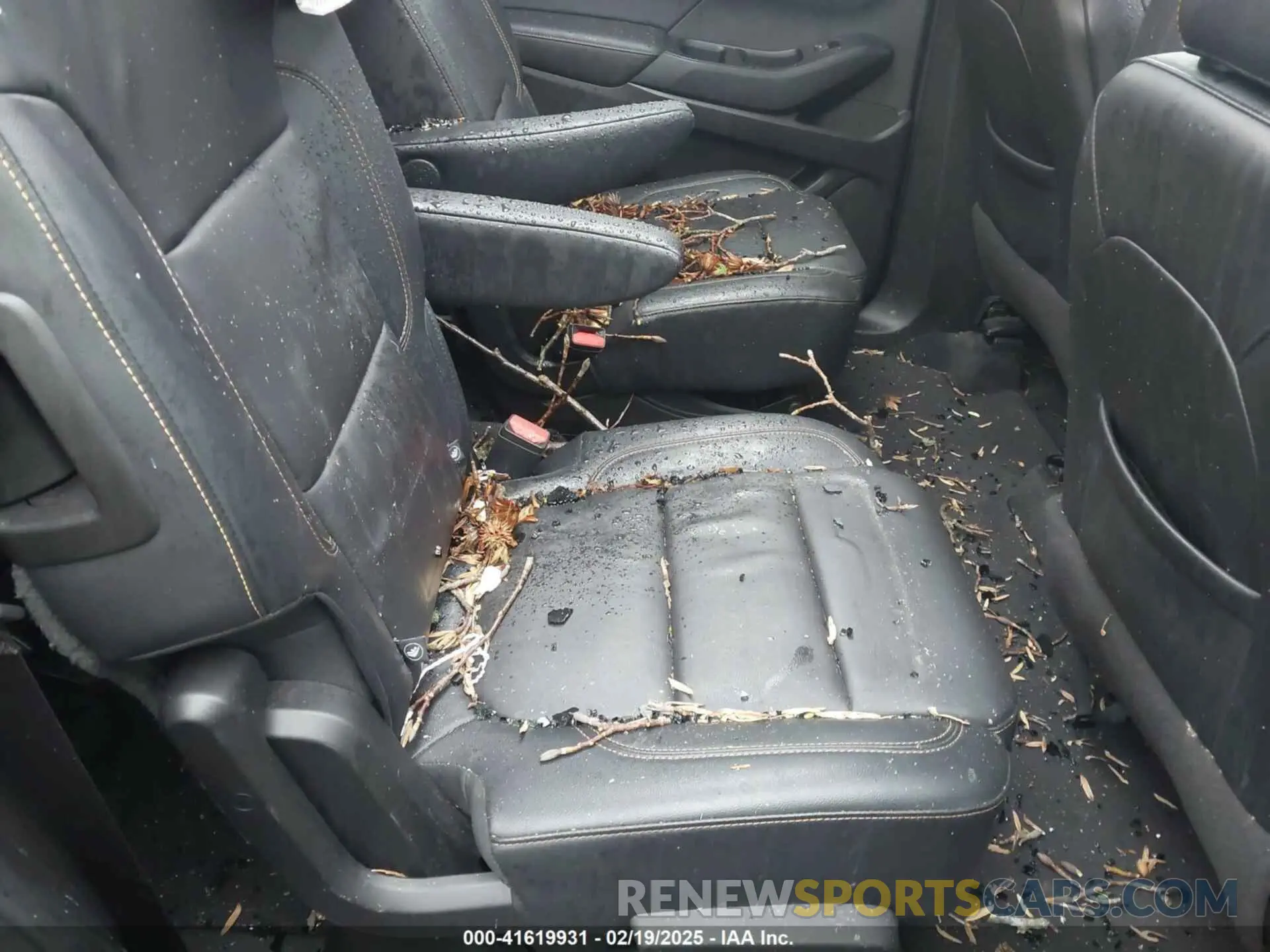 8 Photograph of a damaged car 1GNERHKW8KJ117969 CHEVROLET TRAVERSE 2019