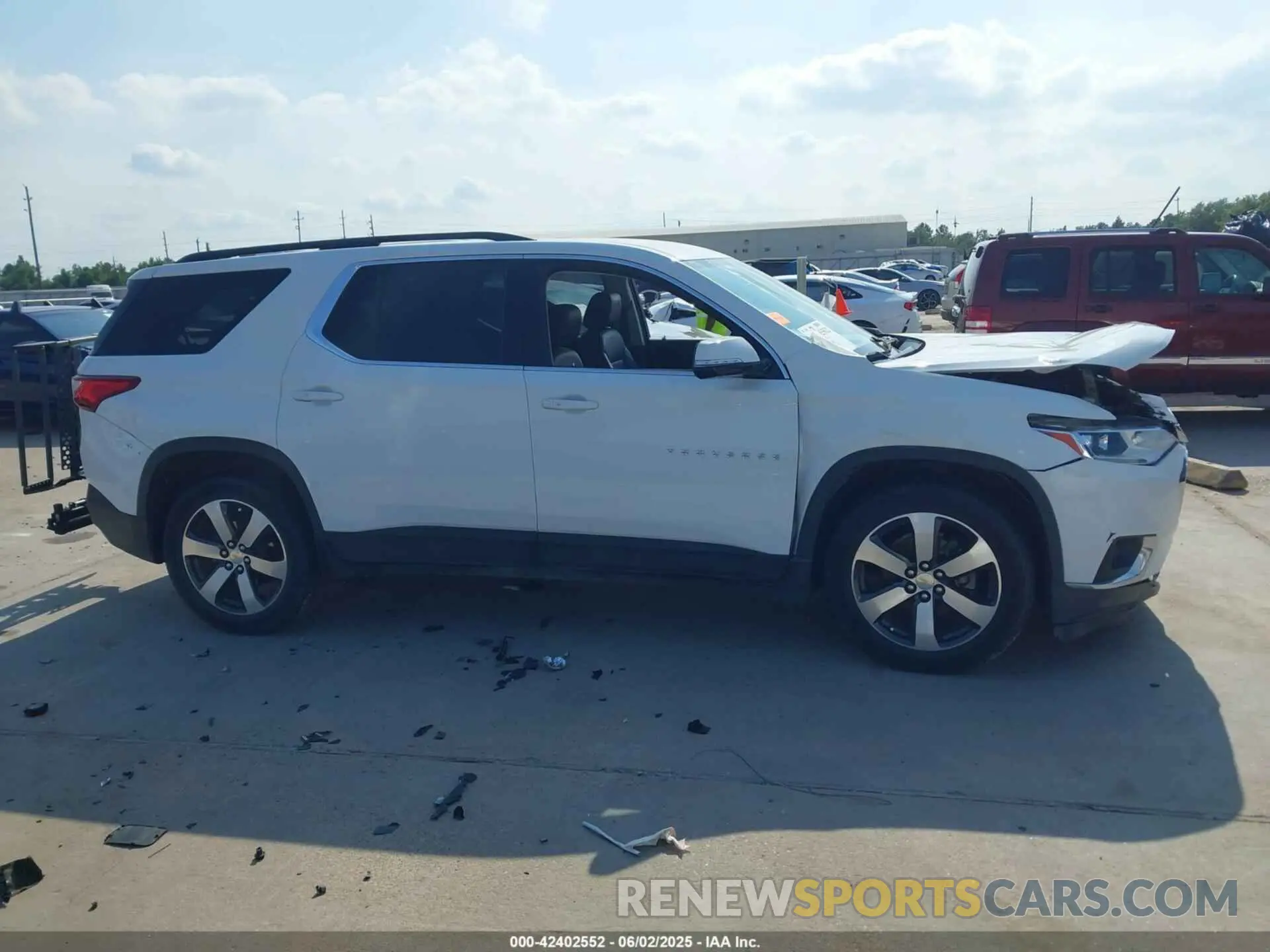 13 Photograph of a damaged car 1GNERHKW8KJ243720 CHEVROLET TRAVERSE 2019