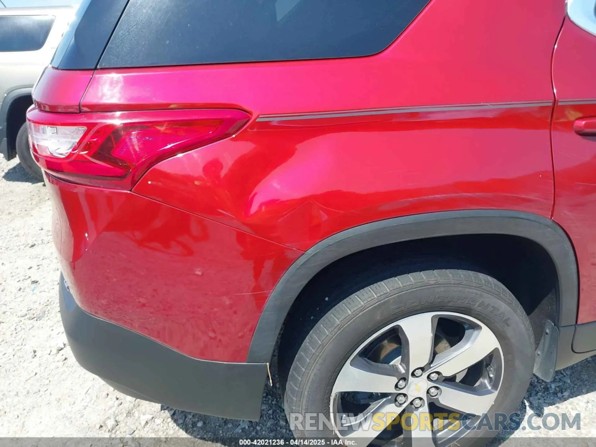 6 Photograph of a damaged car 1GNERHKW8KJ248190 CHEVROLET TRAVERSE 2019