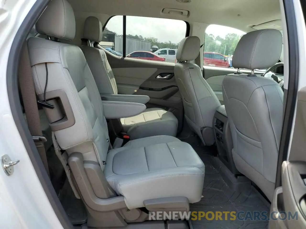 11 Photograph of a damaged car 1GNERHKW9KJ113297 CHEVROLET TRAVERSE 2019