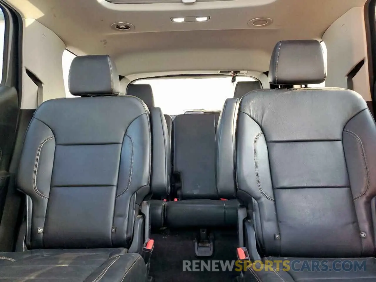 10 Photograph of a damaged car 1GNERHKWXKJ171659 CHEVROLET TRAVERSE 2019