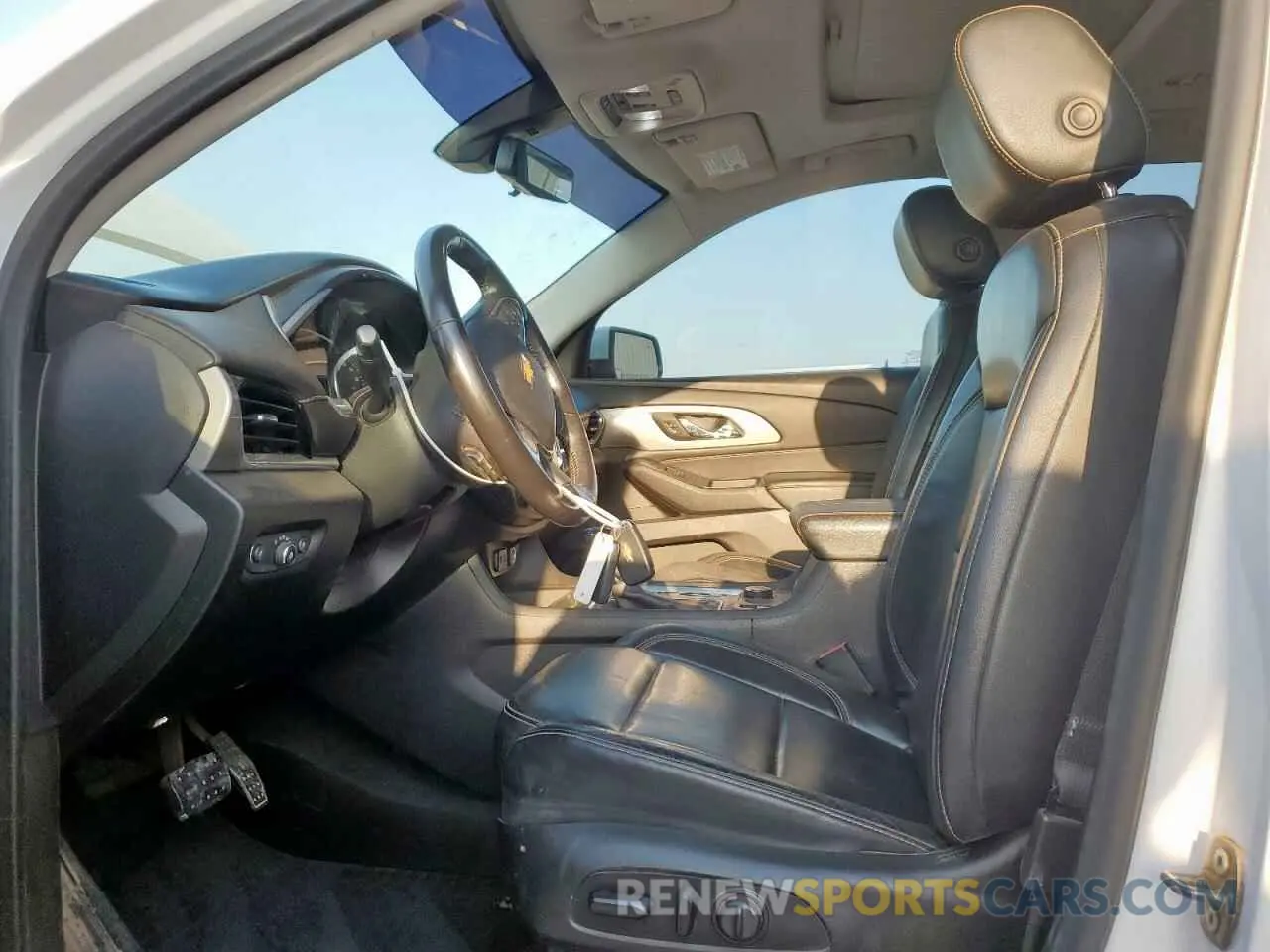 7 Photograph of a damaged car 1GNERHKWXKJ171659 CHEVROLET TRAVERSE 2019