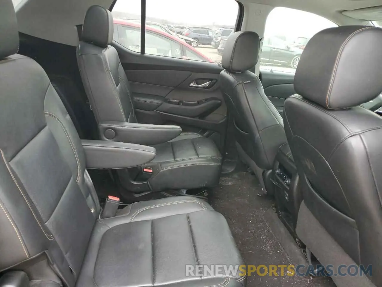 11 Photograph of a damaged car 1GNERHKWXKJ319048 CHEVROLET TRAVERSE 2019