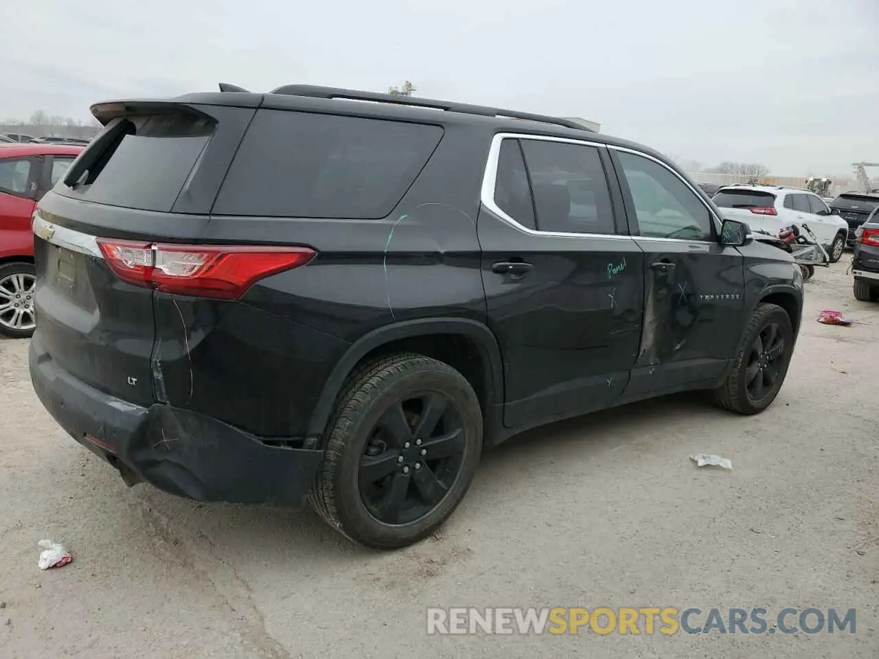 3 Photograph of a damaged car 1GNERHKWXKJ319048 CHEVROLET TRAVERSE 2019