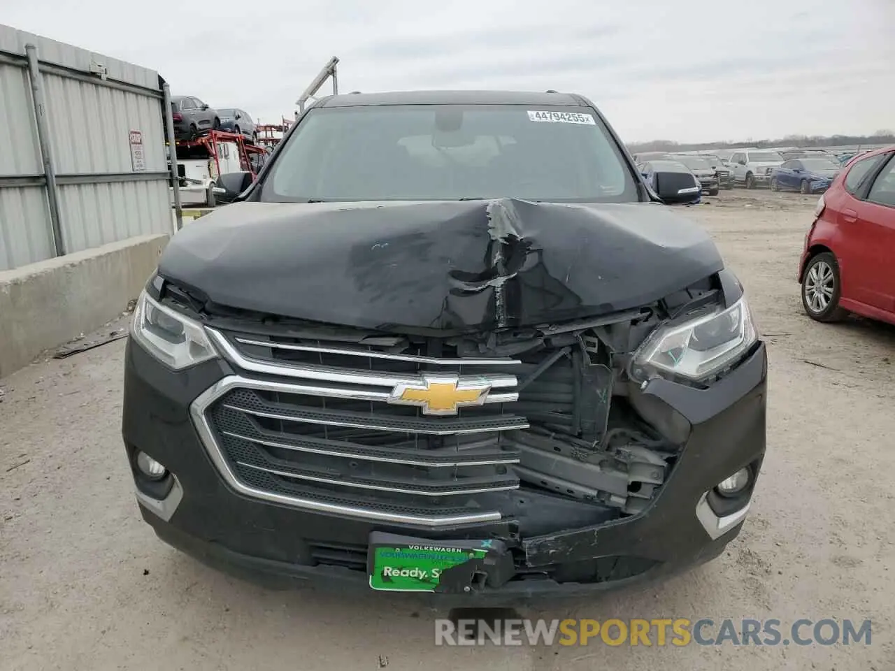 5 Photograph of a damaged car 1GNERHKWXKJ319048 CHEVROLET TRAVERSE 2019
