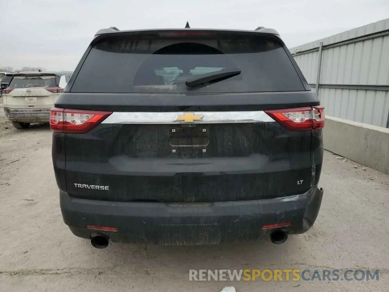 6 Photograph of a damaged car 1GNERHKWXKJ319048 CHEVROLET TRAVERSE 2019