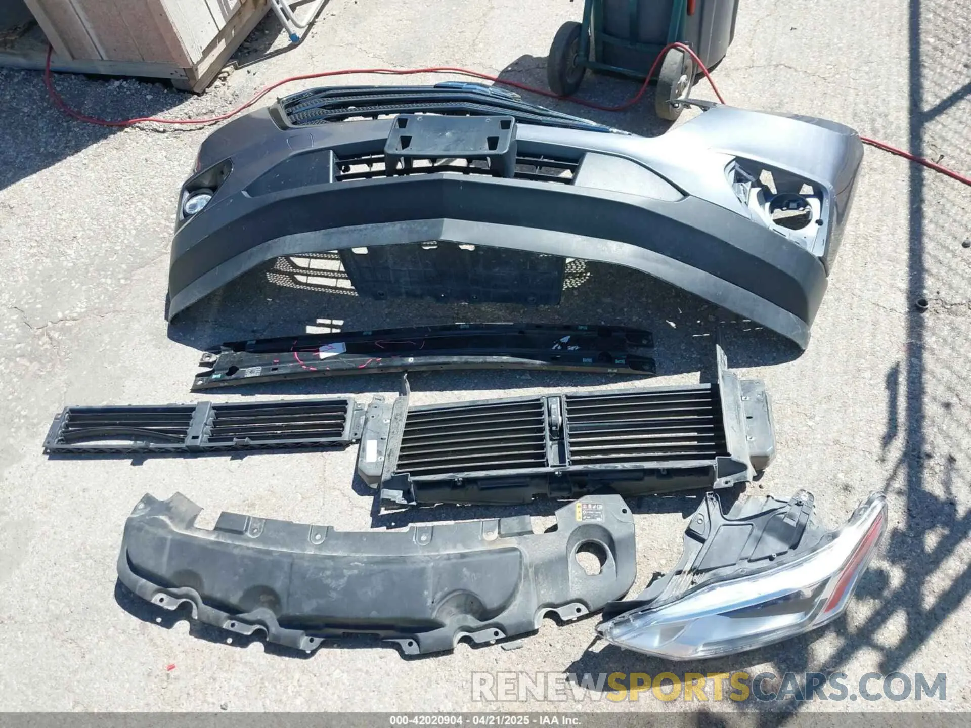 12 Photograph of a damaged car 1GNERJKW8KJ291418 CHEVROLET TRAVERSE 2019