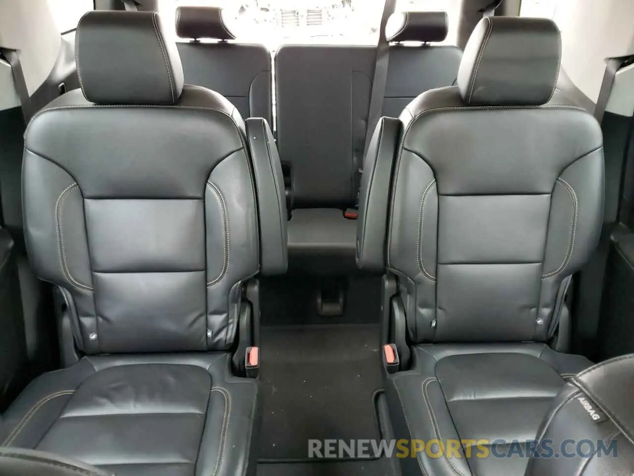 10 Photograph of a damaged car 1GNERJKX7KJ103044 CHEVROLET TRAVERSE 2019