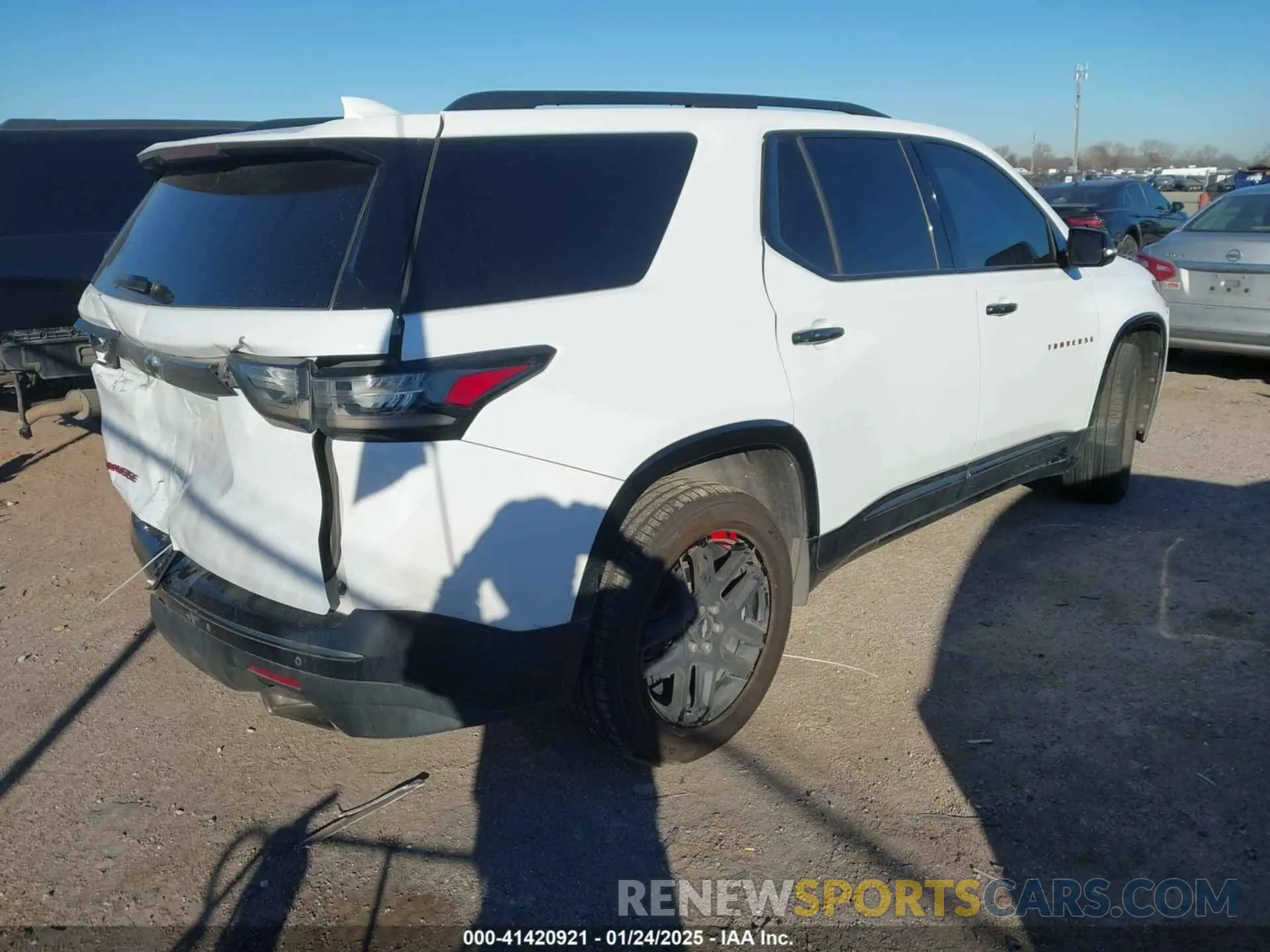 3 Photograph of a damaged car 1GNERKKW0KJ106042 CHEVROLET TRAVERSE 2019