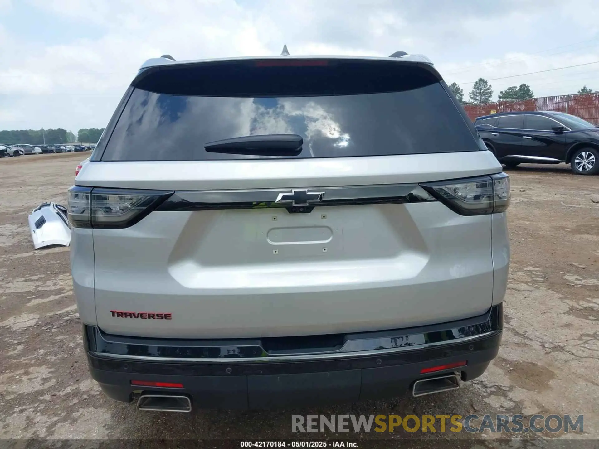 16 Photograph of a damaged car 1GNERKKW0KJ191951 CHEVROLET TRAVERSE 2019