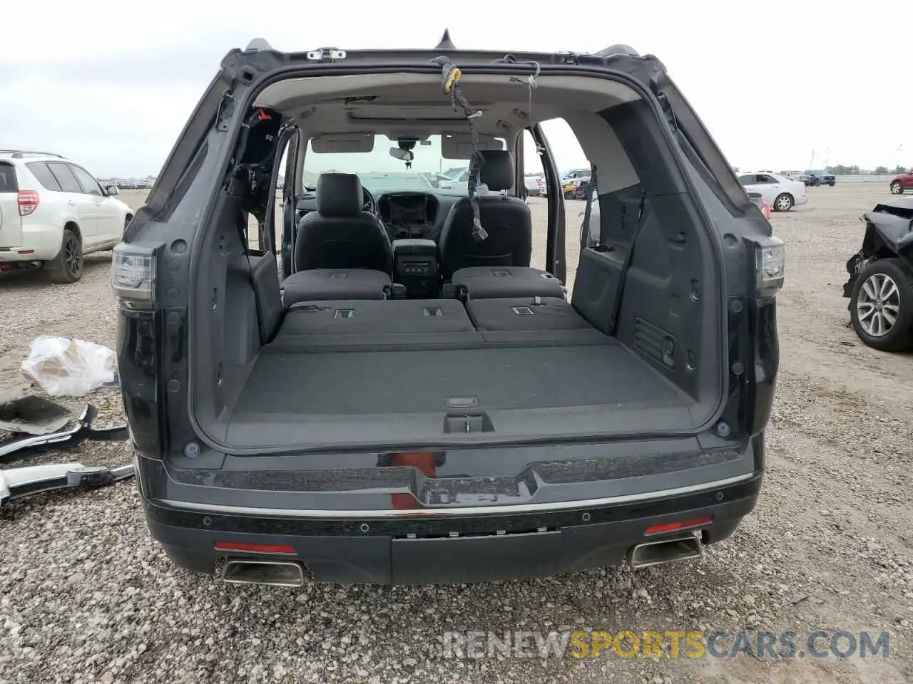6 Photograph of a damaged car 1GNERKKW1KJ116076 CHEVROLET TRAVERSE 2019