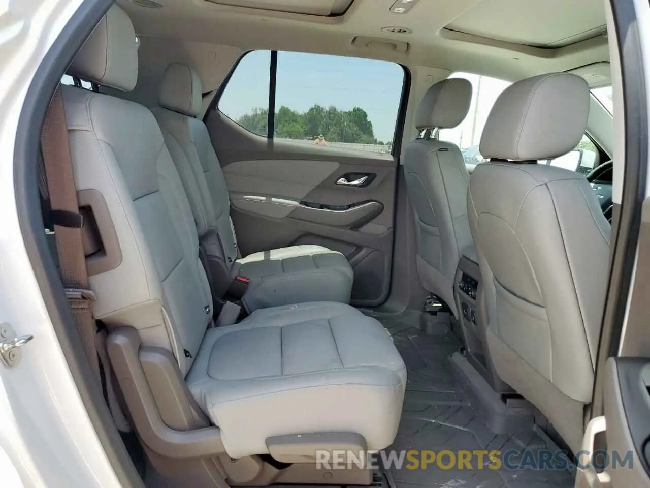 11 Photograph of a damaged car 1GNERKKW1KJ254538 CHEVROLET TRAVERSE 2019