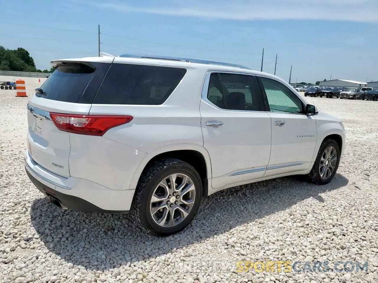 3 Photograph of a damaged car 1GNERKKW1KJ254538 CHEVROLET TRAVERSE 2019