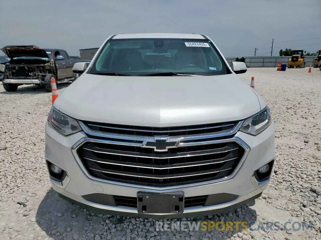 5 Photograph of a damaged car 1GNERKKW1KJ254538 CHEVROLET TRAVERSE 2019