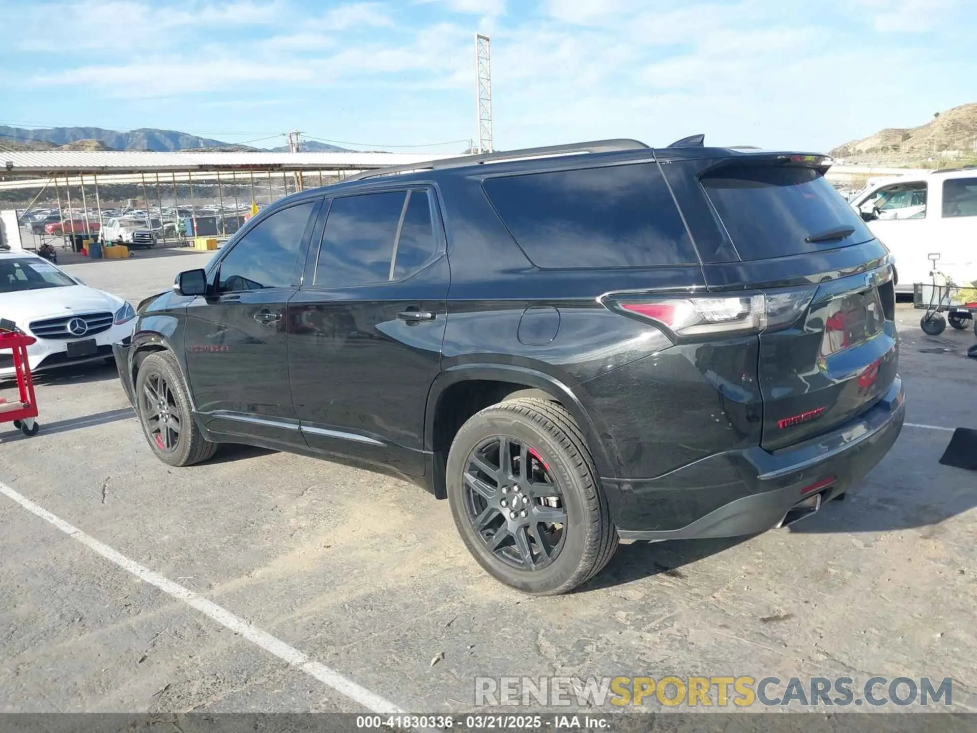 3 Photograph of a damaged car 1GNERKKW2KJ243838 CHEVROLET TRAVERSE 2019