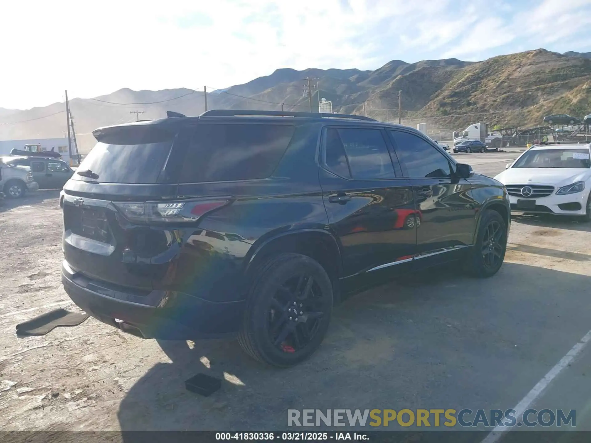 4 Photograph of a damaged car 1GNERKKW2KJ243838 CHEVROLET TRAVERSE 2019
