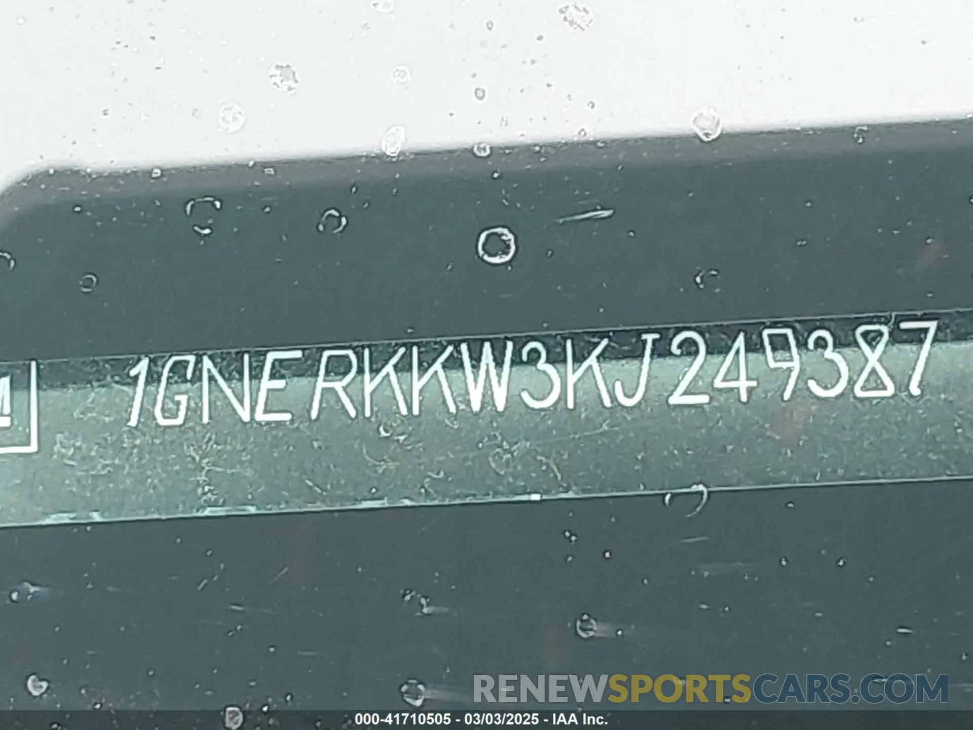 12 Photograph of a damaged car 1GNERKKW3KJ249387 CHEVROLET TRAVERSE 2019