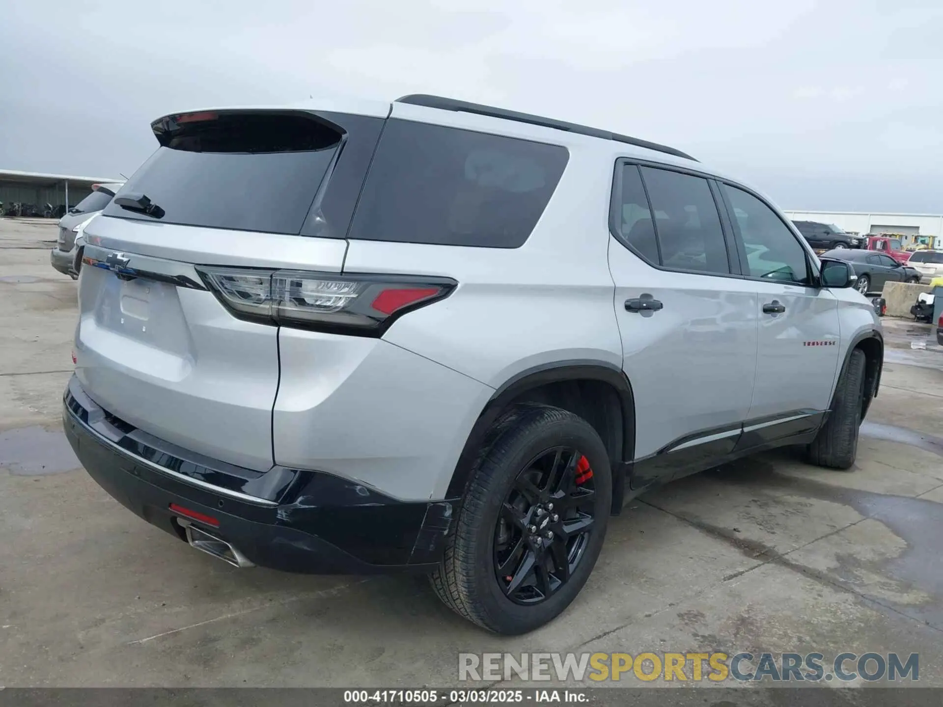 4 Photograph of a damaged car 1GNERKKW3KJ249387 CHEVROLET TRAVERSE 2019