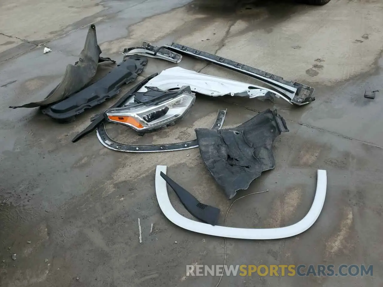 13 Photograph of a damaged car 1GNERKKW3KJ297522 CHEVROLET TRAVERSE 2019