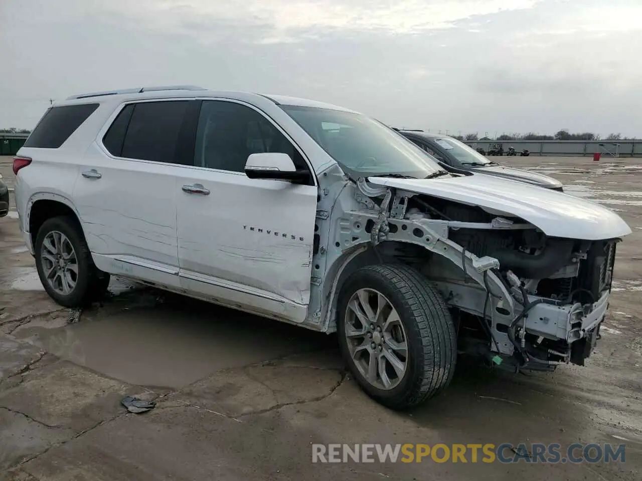 4 Photograph of a damaged car 1GNERKKW3KJ297522 CHEVROLET TRAVERSE 2019