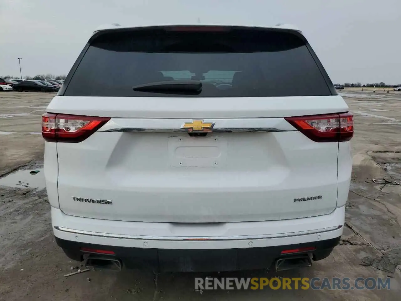 6 Photograph of a damaged car 1GNERKKW3KJ297522 CHEVROLET TRAVERSE 2019