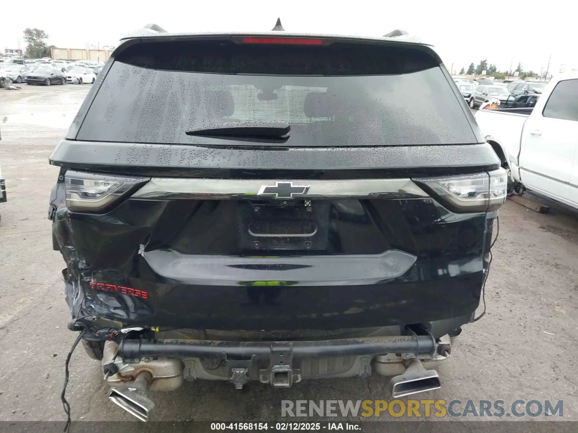 17 Photograph of a damaged car 1GNERKKW5KJ198202 CHEVROLET TRAVERSE 2019