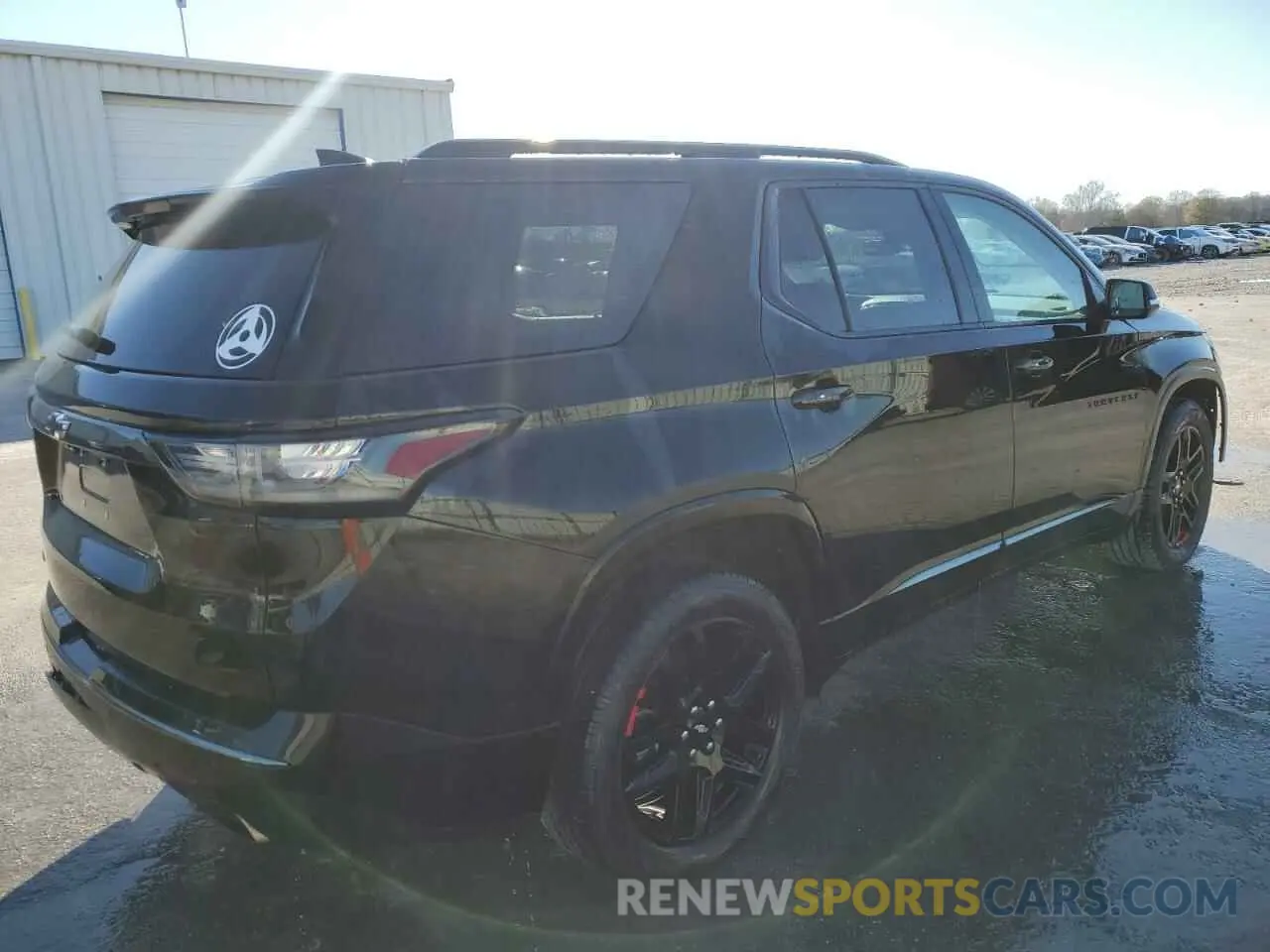 3 Photograph of a damaged car 1GNERKKW5KJ290698 CHEVROLET TRAVERSE 2019