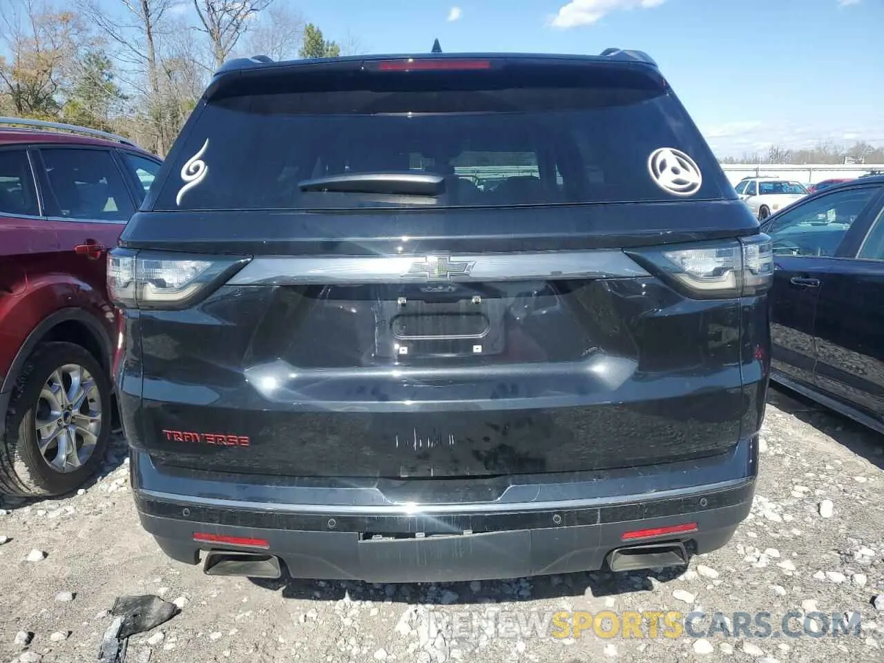 6 Photograph of a damaged car 1GNERKKW5KJ290698 CHEVROLET TRAVERSE 2019
