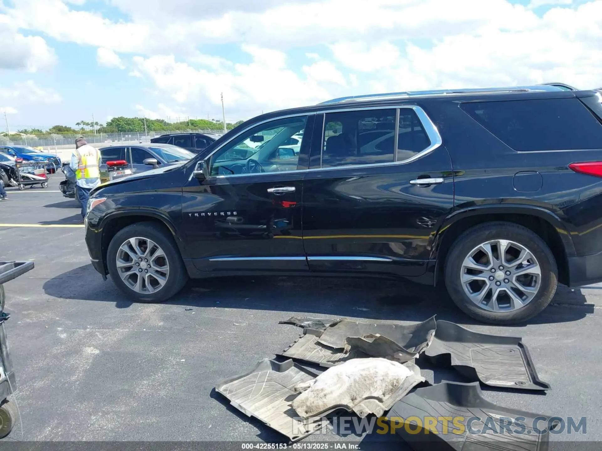 14 Photograph of a damaged car 1GNERKKW6KJ177956 CHEVROLET TRAVERSE 2019