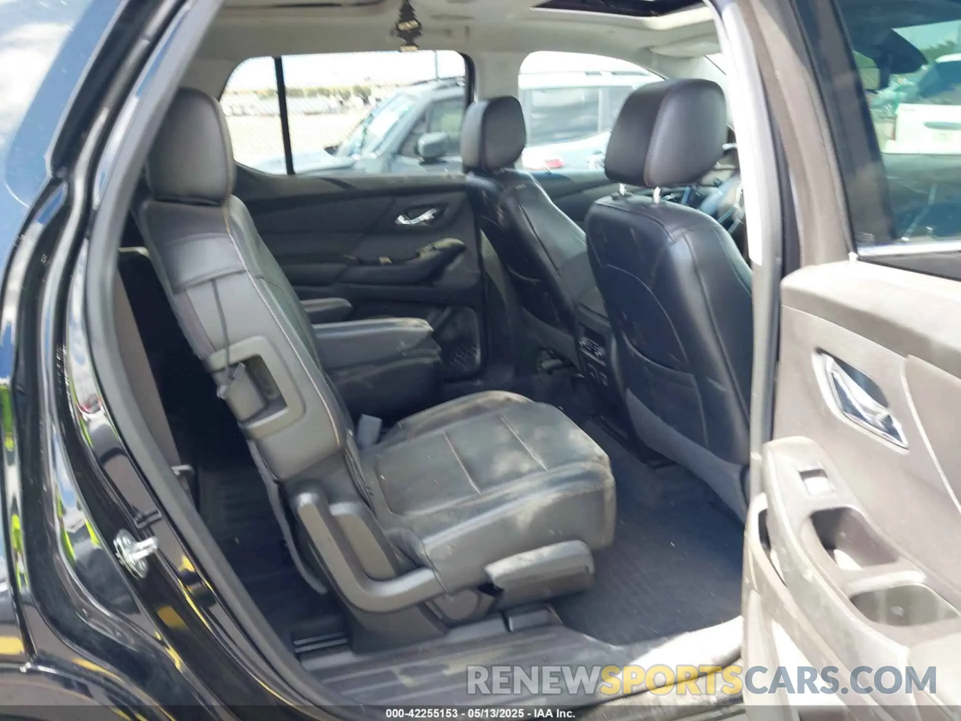 8 Photograph of a damaged car 1GNERKKW6KJ177956 CHEVROLET TRAVERSE 2019