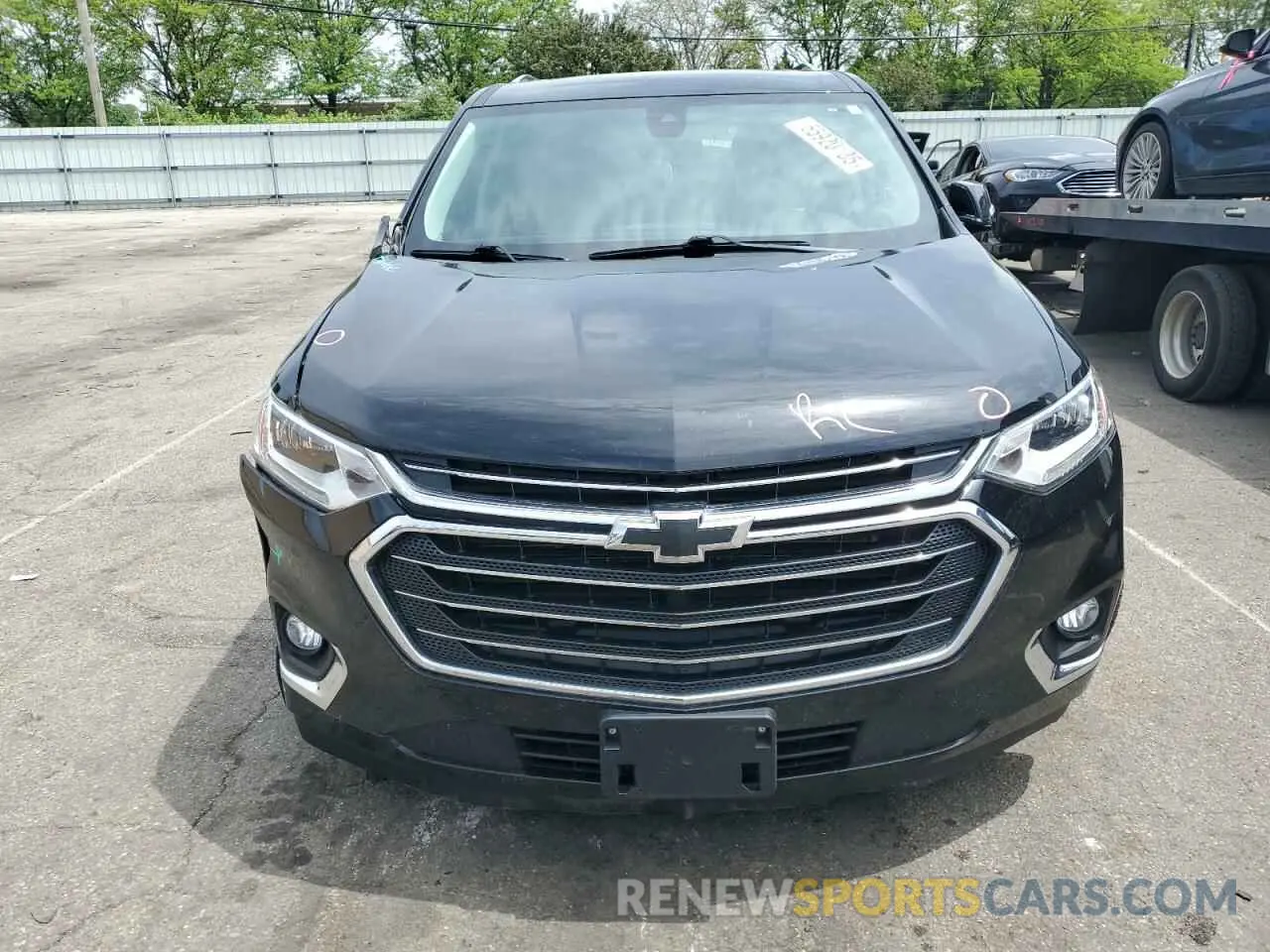 5 Photograph of a damaged car 1GNERKKW7KJ135666 CHEVROLET TRAVERSE 2019