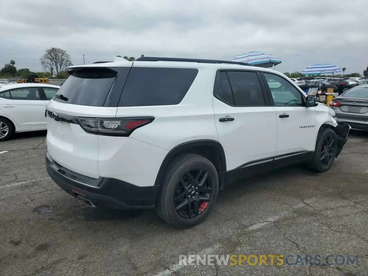 3 Photograph of a damaged car 1GNERKKW8KJ191938 CHEVROLET TRAVERSE 2019
