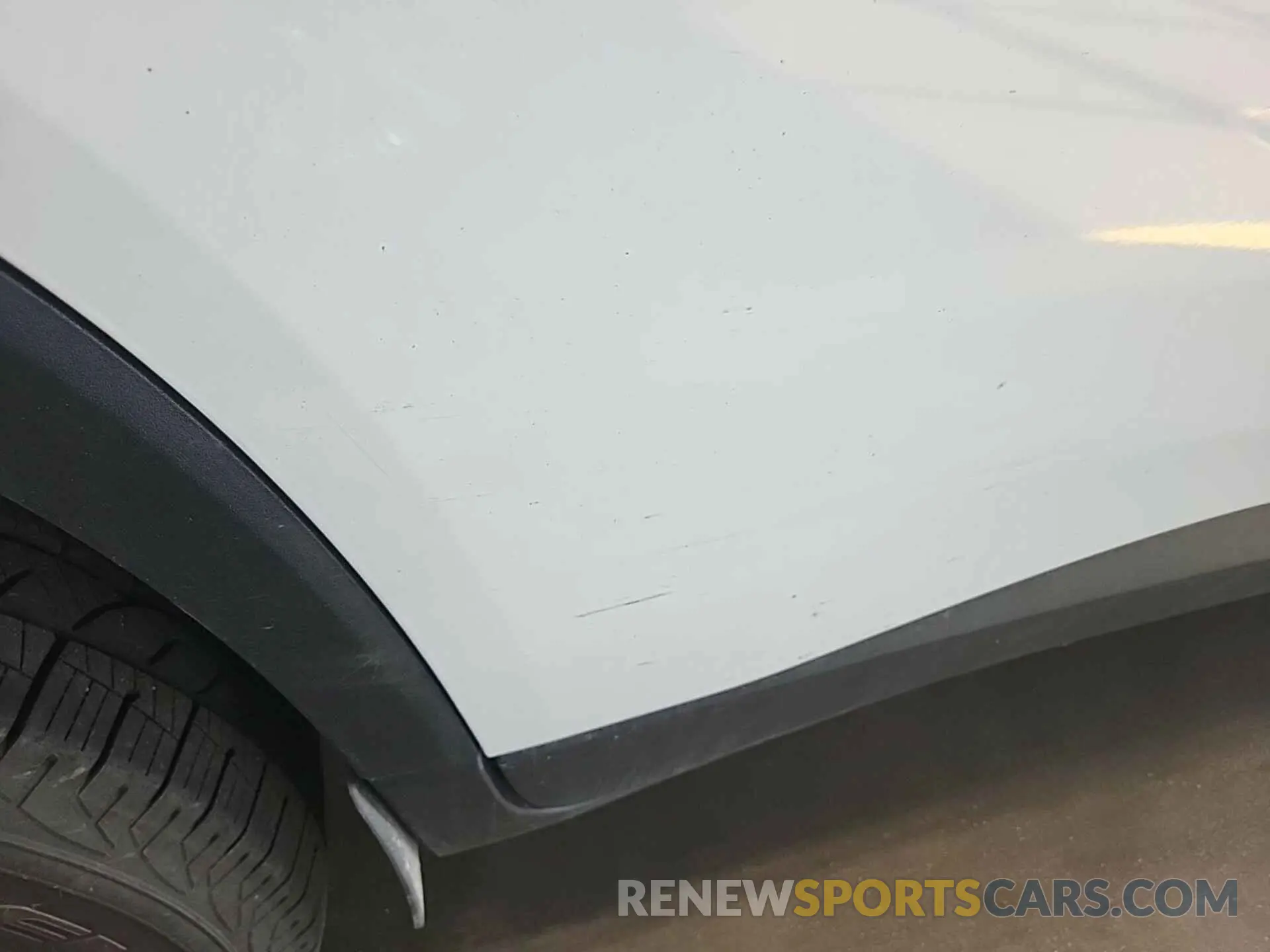 5 Photograph of a damaged car 1GNERMKW2KJ221284 CHEVROLET TRAVERSE 2019