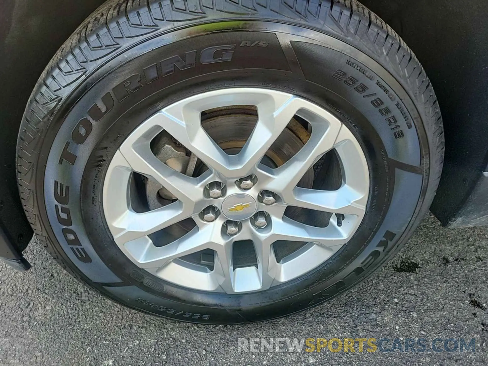 6 Photograph of a damaged car 1GNERMKW2KJ221284 CHEVROLET TRAVERSE 2019