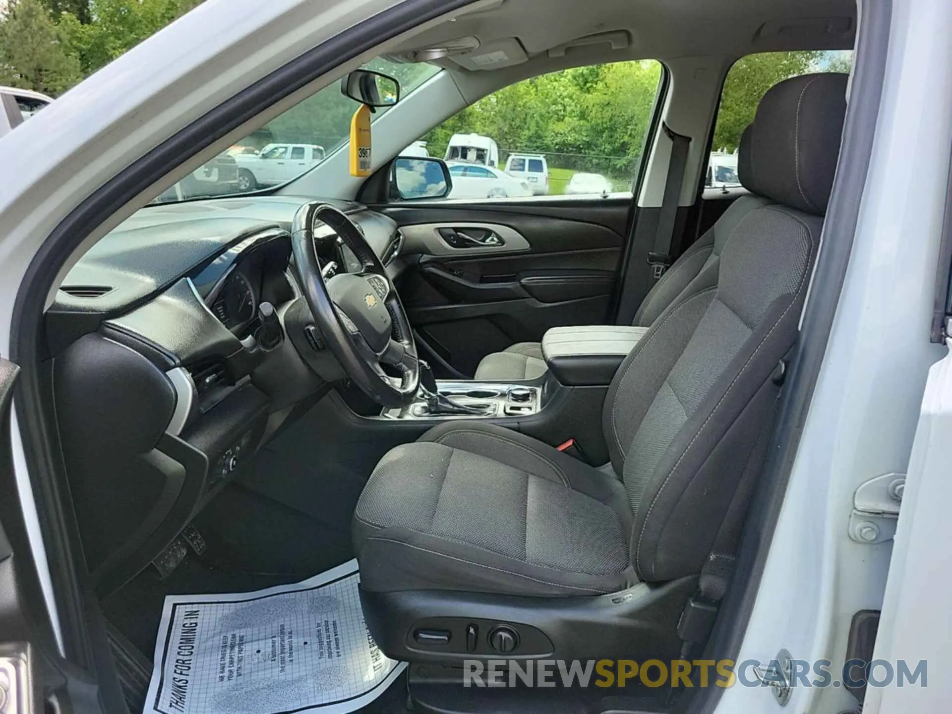 9 Photograph of a damaged car 1GNERMKW2KJ221284 CHEVROLET TRAVERSE 2019