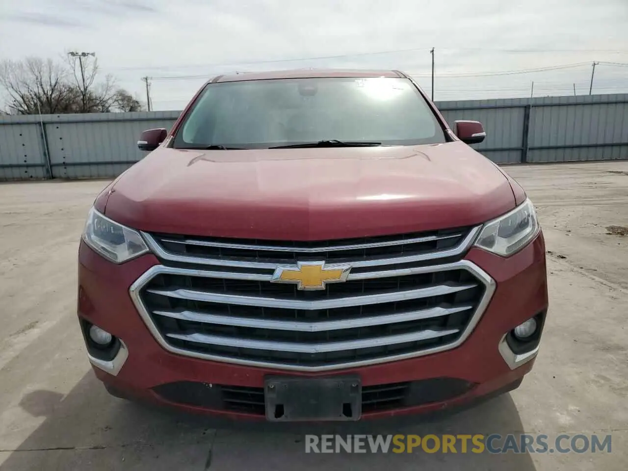 5 Photograph of a damaged car 1GNERNKW8KJ311836 CHEVROLET TRAVERSE 2019