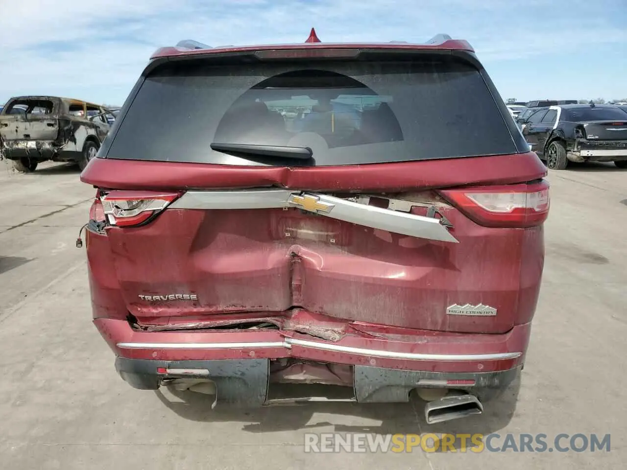 6 Photograph of a damaged car 1GNERNKW8KJ311836 CHEVROLET TRAVERSE 2019