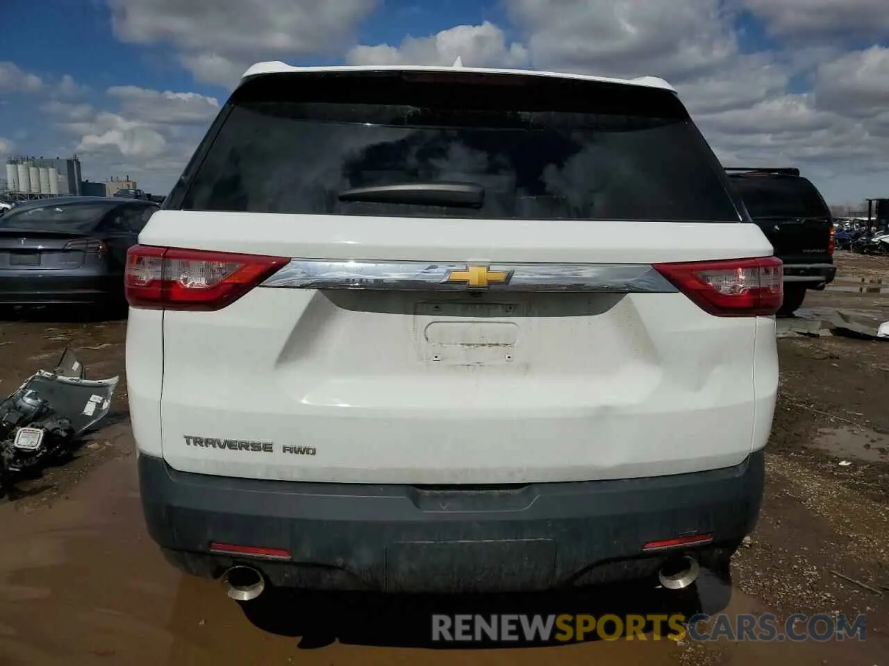 6 Photograph of a damaged car 1GNEVFKW0KJ159231 CHEVROLET TRAVERSE 2019