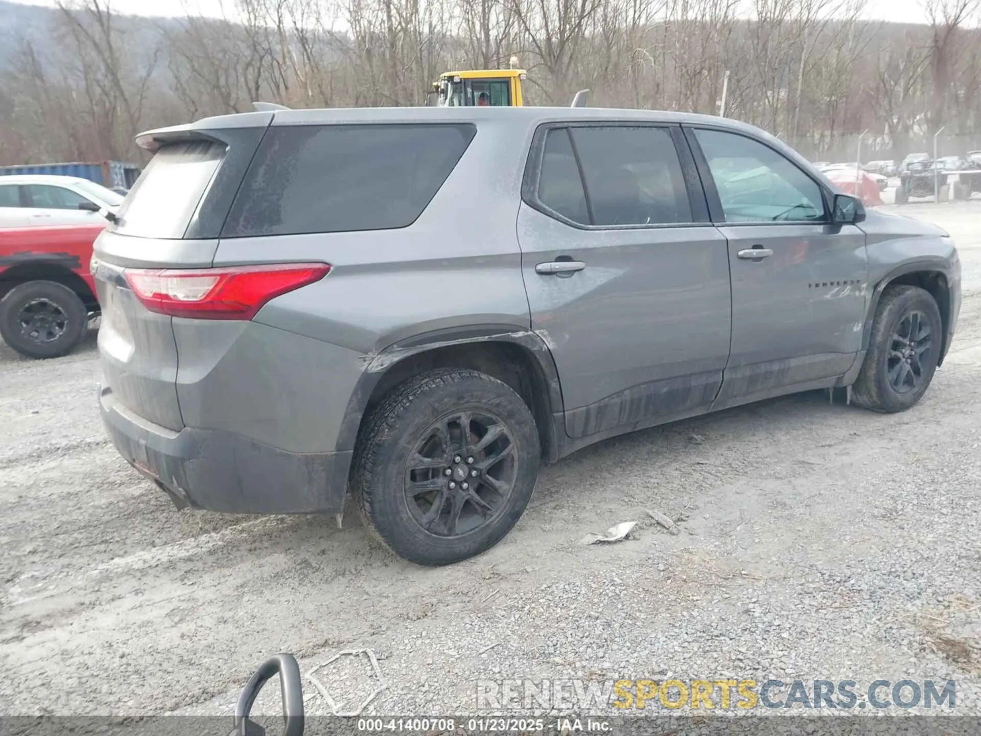 4 Photograph of a damaged car 1GNEVFKW1KJ215838 CHEVROLET TRAVERSE 2019