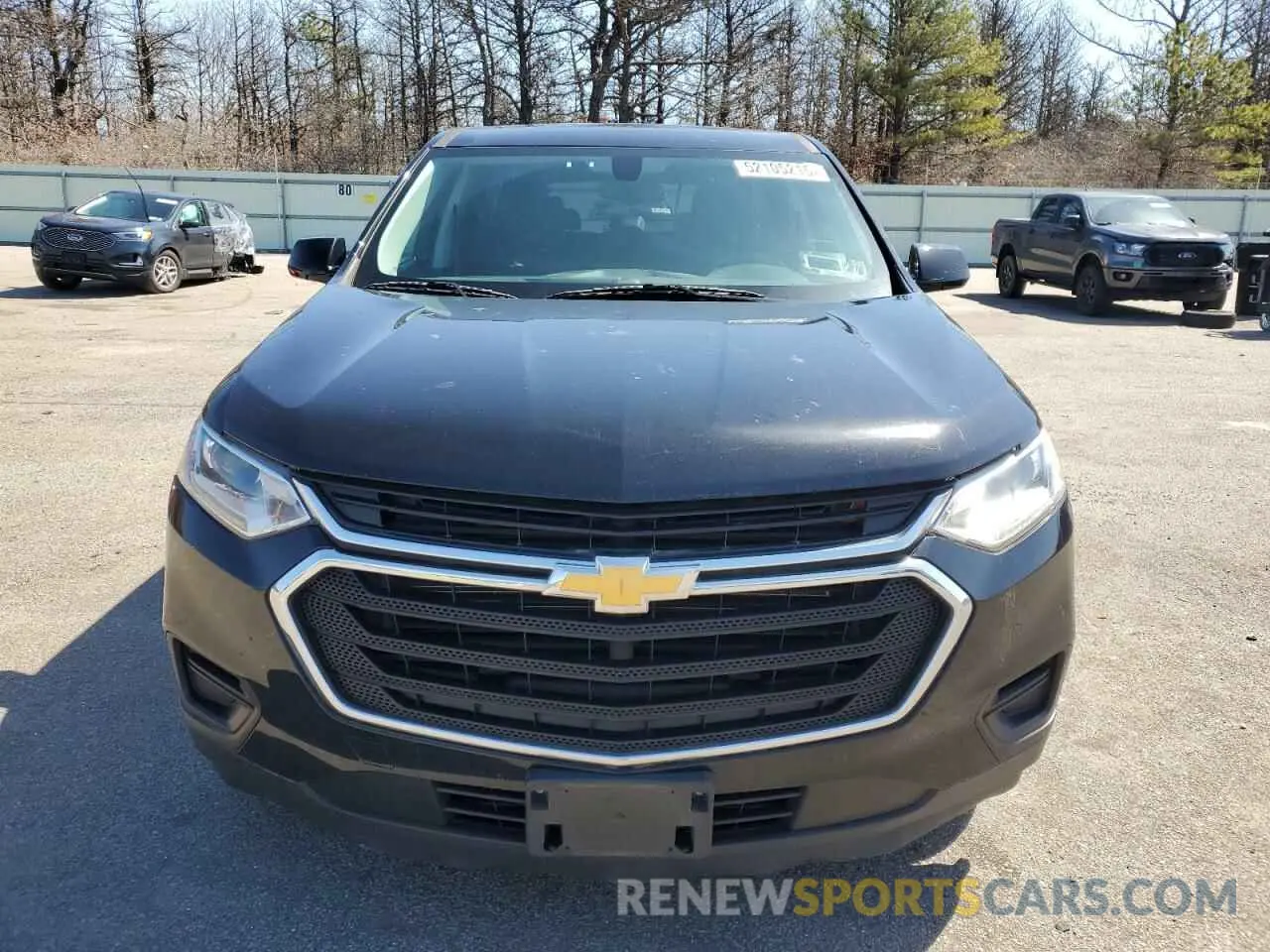 5 Photograph of a damaged car 1GNEVFKW1KJ243896 CHEVROLET TRAVERSE 2019
