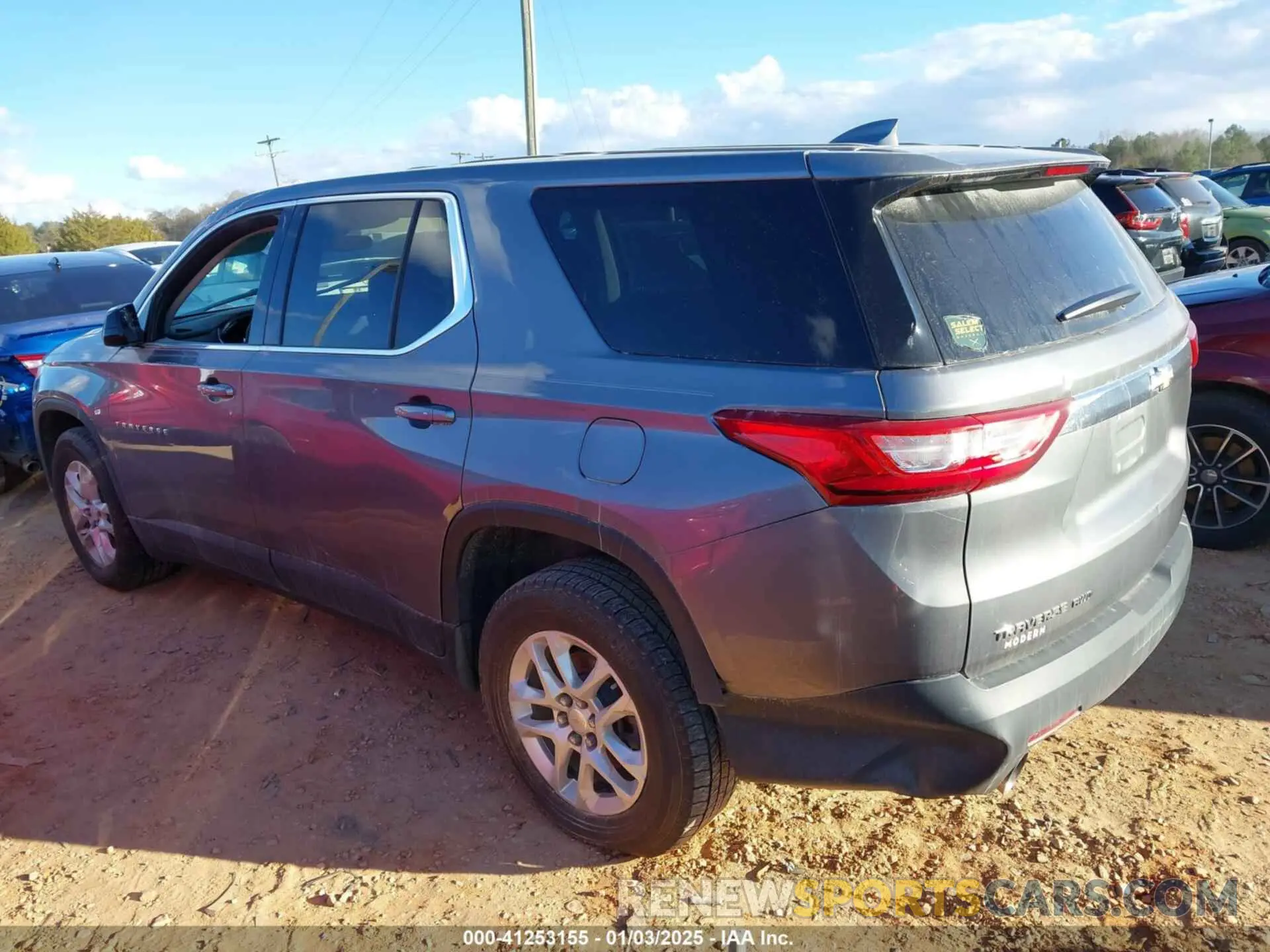 3 Photograph of a damaged car 1GNEVFKW2KJ163247 CHEVROLET TRAVERSE 2019