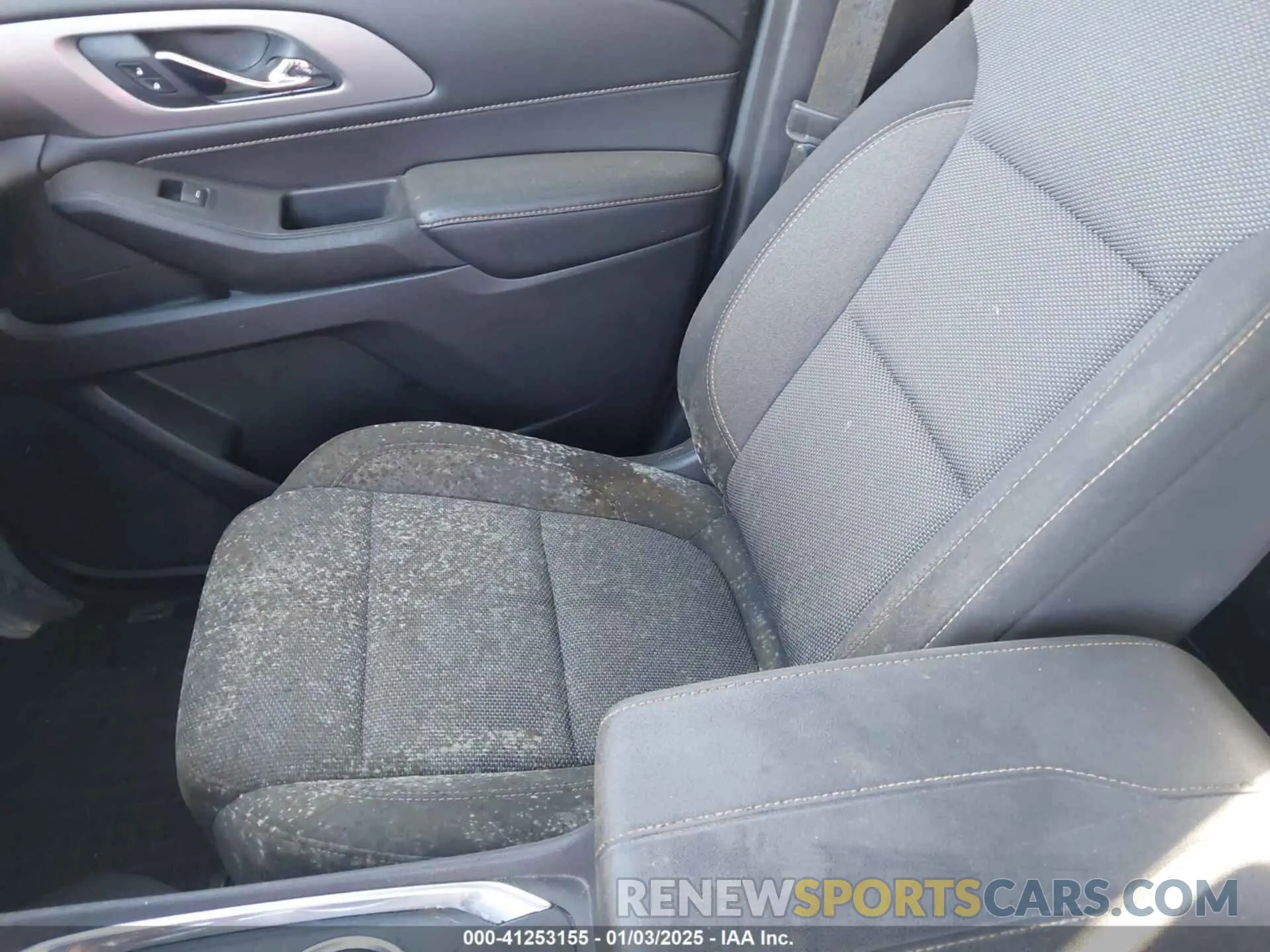 6 Photograph of a damaged car 1GNEVFKW2KJ163247 CHEVROLET TRAVERSE 2019