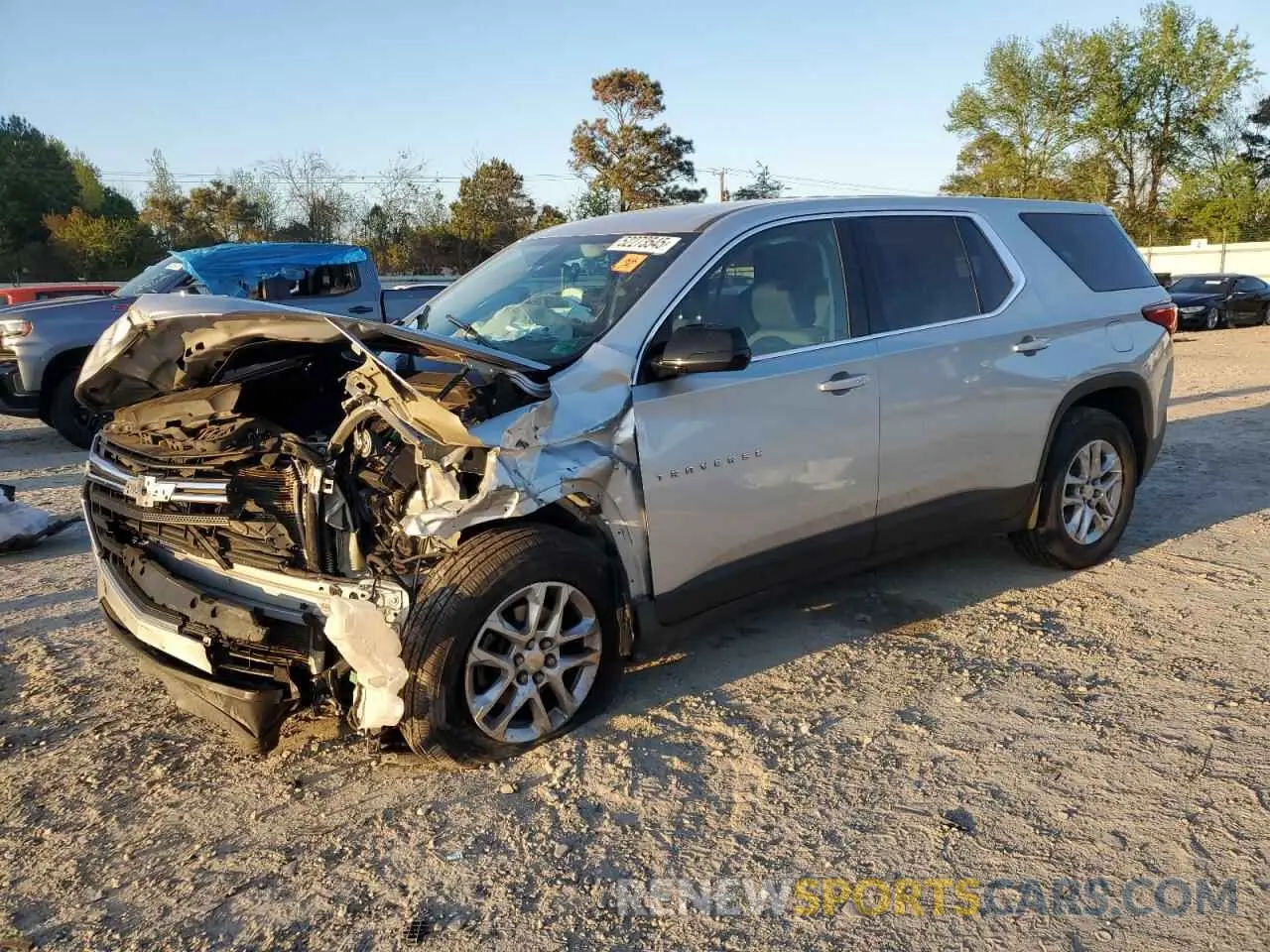 1 Photograph of a damaged car 1GNEVFKW2KJ198371 CHEVROLET TRAVERSE 2019